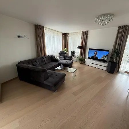 Arena Penthouse In The Clouds アパート リガ