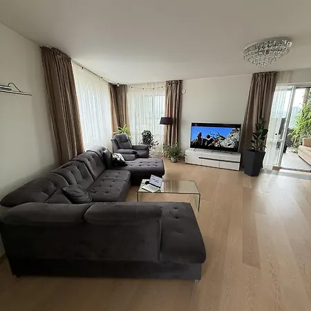 Arena Penthouse In The Clouds
